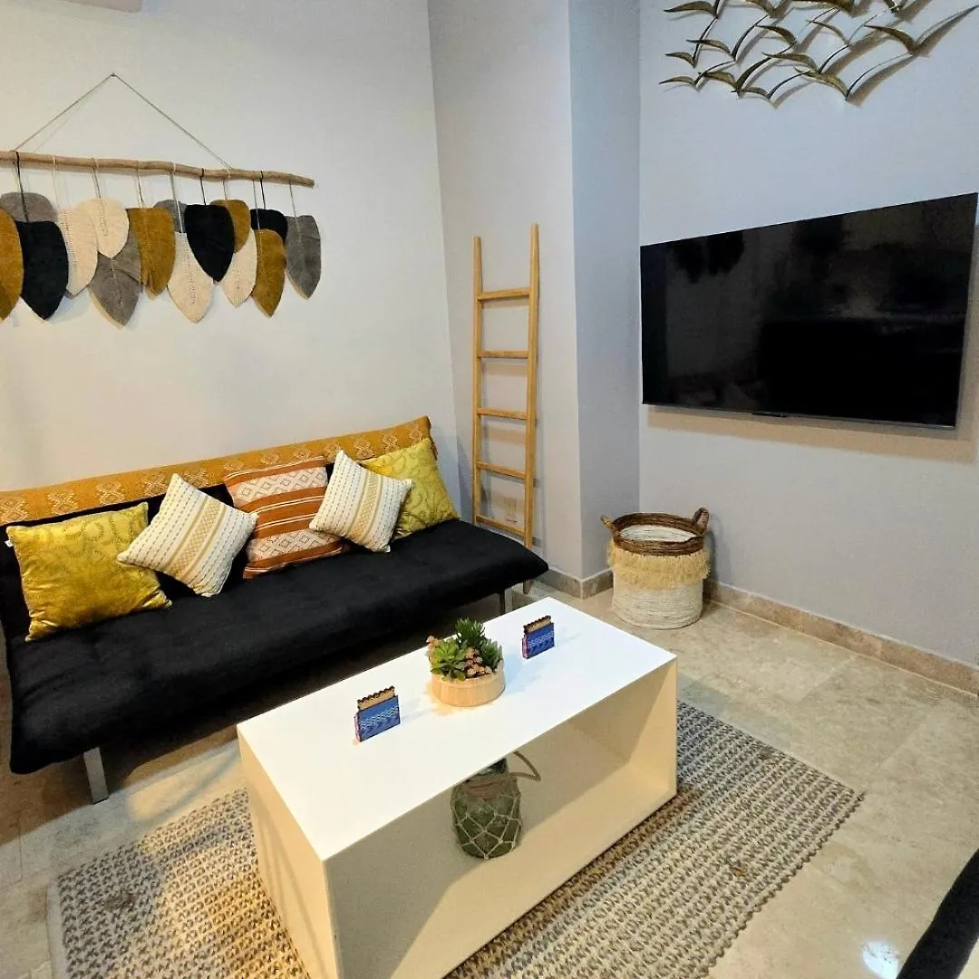 Apartment With Private Jacuzzi And Beach Club 툴룸